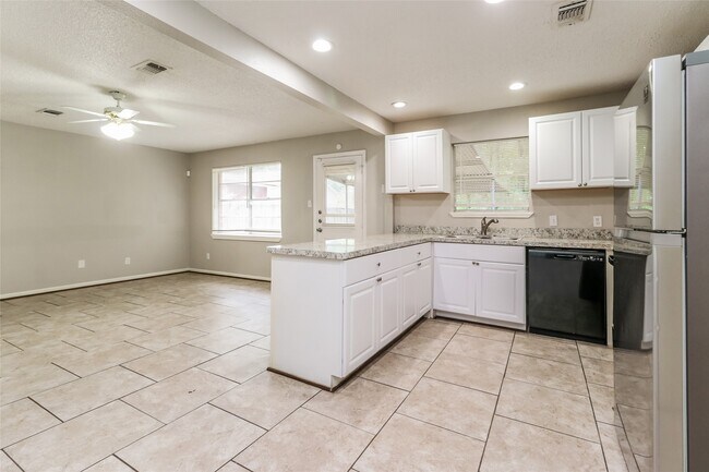 Building Photo - 26731 Cypress Rd