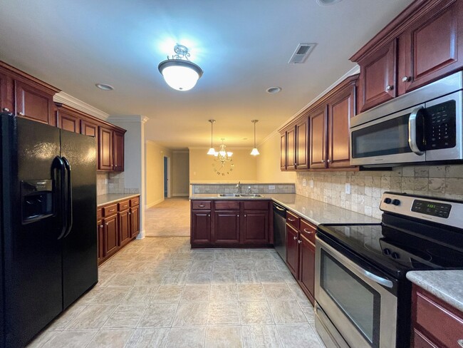 Building Photo - 57 NW Moore Farm Cir