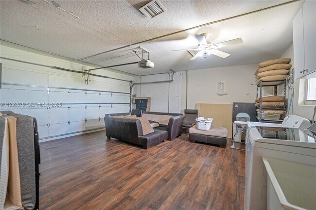 Building Photo - 15300 SW 164th St