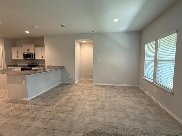 Building Photo - 112 Piping Rock Dr