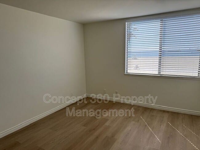 Building Photo - 1140 E Ocean Blvd