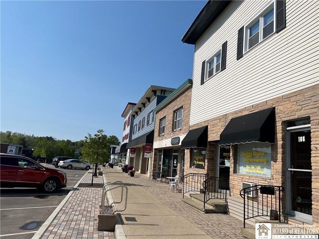 Building Photo - 106 Chautauqua Ave