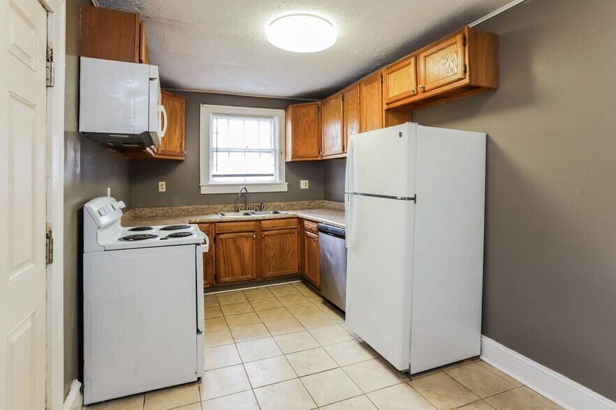 Building Photo - 3502 Lansing Ave