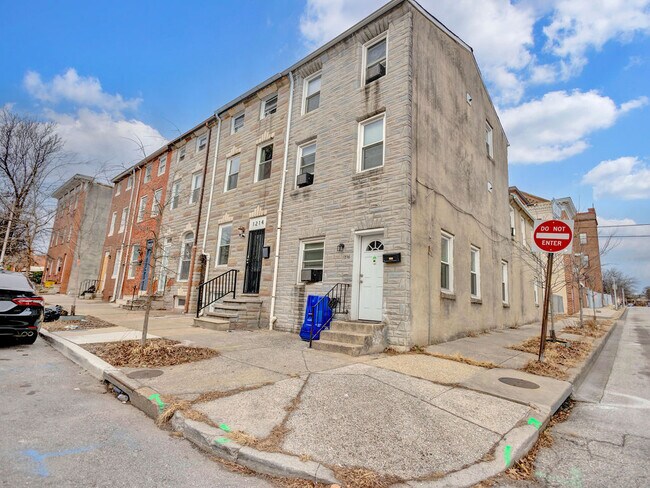 Building Photo - 1214 E Eager St