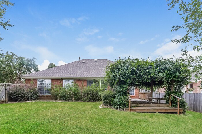 Building Photo - 985 Autumn Ridge Rd