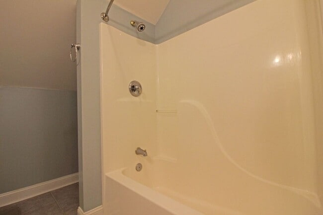 Building Photo - Lane Tree