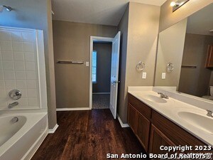 Building Photo - 6102 Jackies Farm