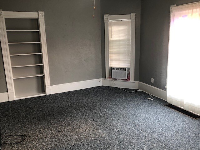 Living room (north) - 836 S Blanchard St