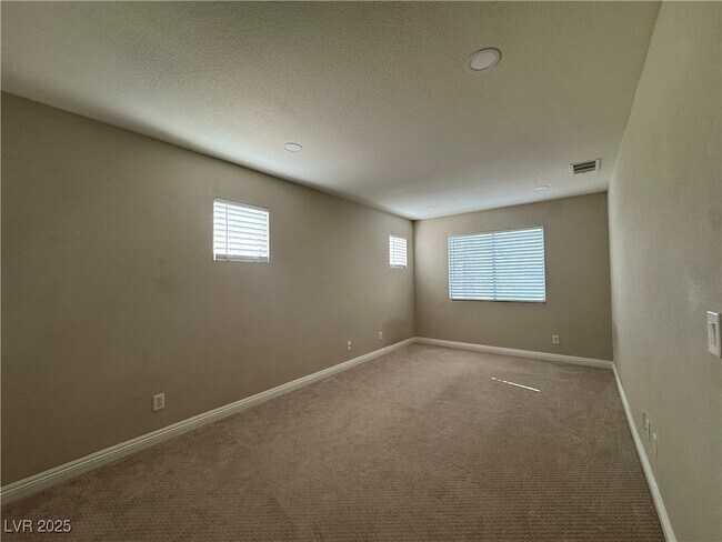 Building Photo - 2425 Island Paradise Ave