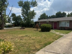 Building Photo - 708 N 12th Pl