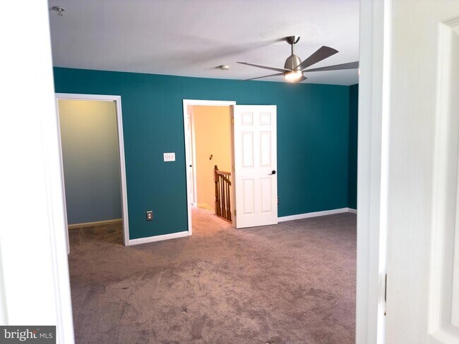 Building Photo - 46055 Gooseneck Dr