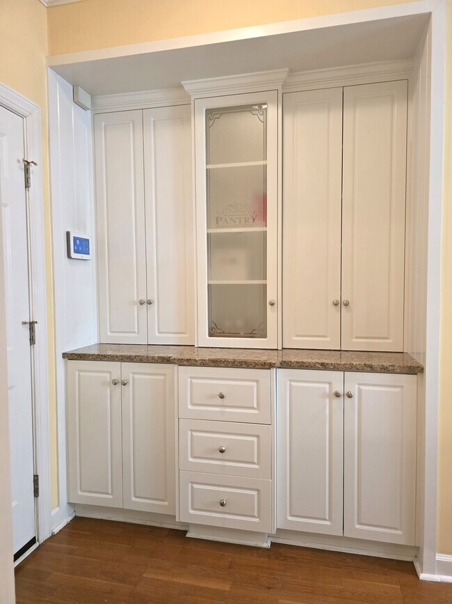 Building Photo - 932-p932 Windmill Pkwy