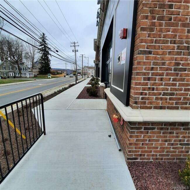 Building Photo - 250 NY-32