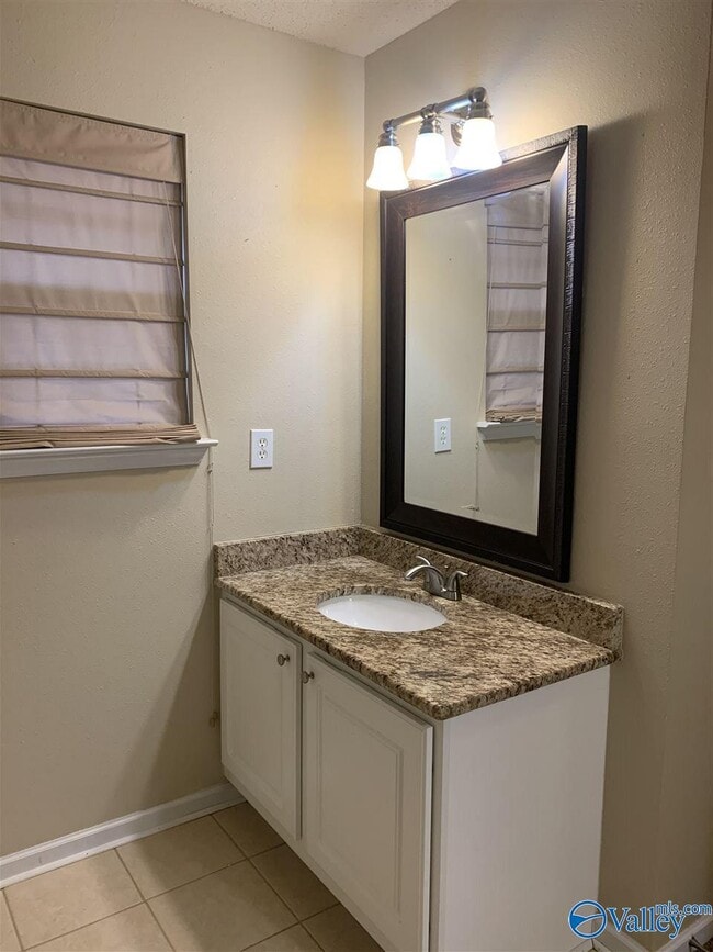 Building Photo - 137 Clover Ridge Dr