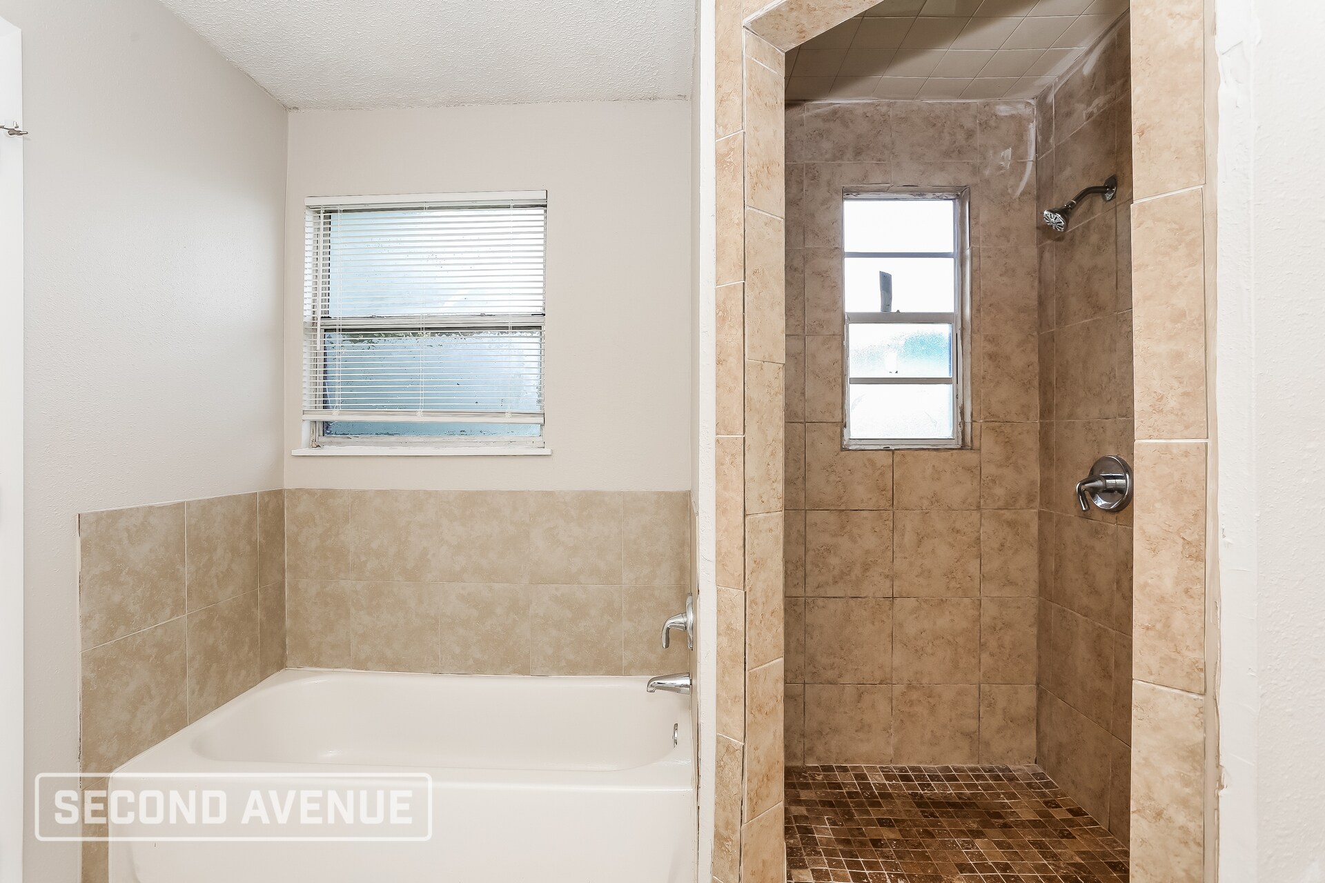 Building Photo - 4662 Roanoke Blvd