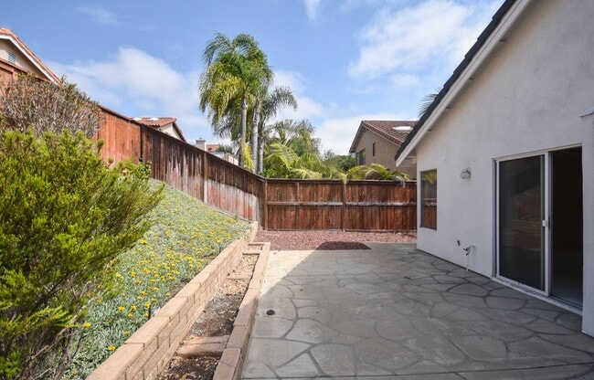 Building Photo - Single Story Spacious Home in Oceanside with a three car garage!