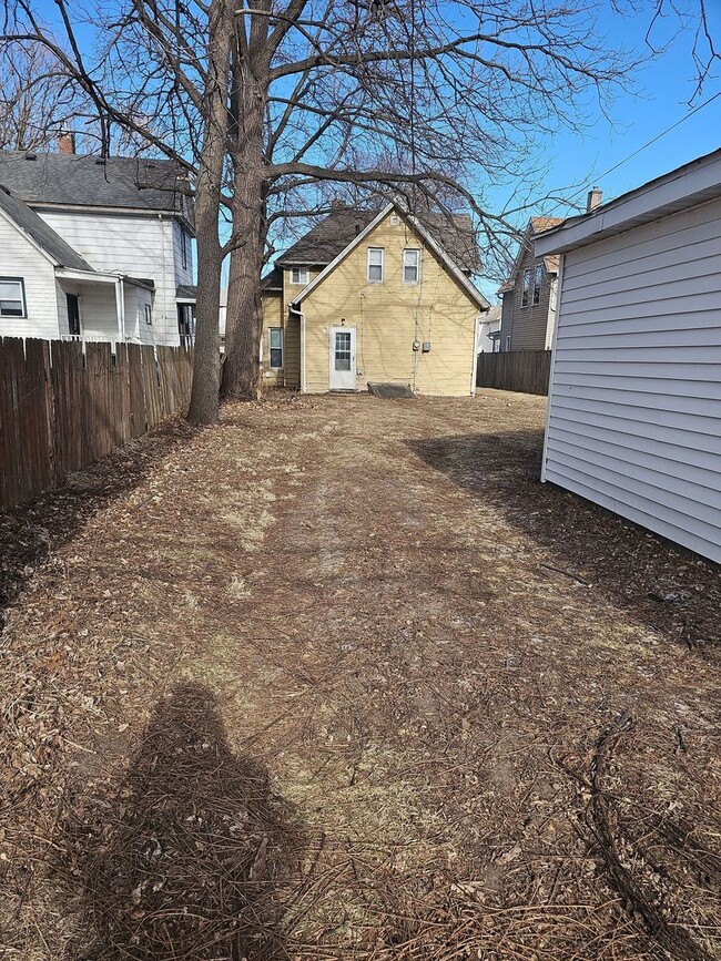 Building Photo - There is a $25 fee for the application and everyone over 18 needs to fill out their own application.