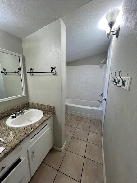 Building Photo - 4109 Field St