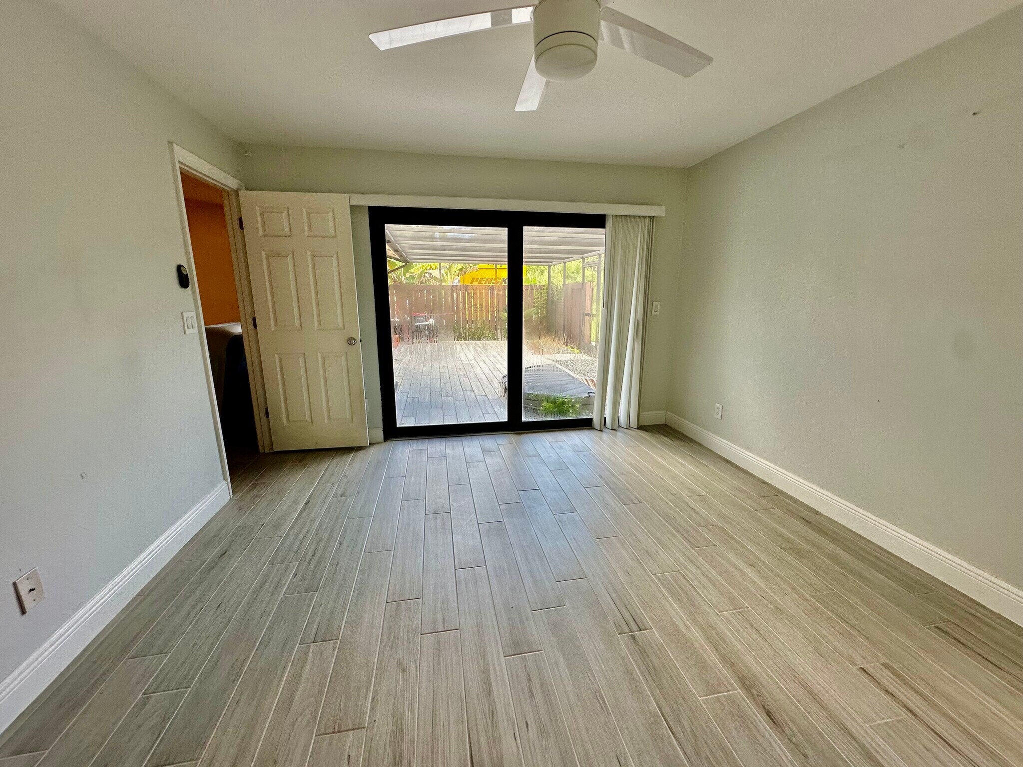 Building Photo - 6300 Royal Woods Dr