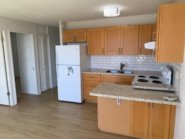 Building Photo - Makiki Apartment - 2 bedroom, 1 bath with ...