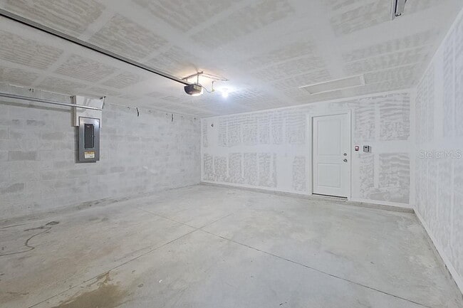 Building Photo - 1128 Hayes Ave S