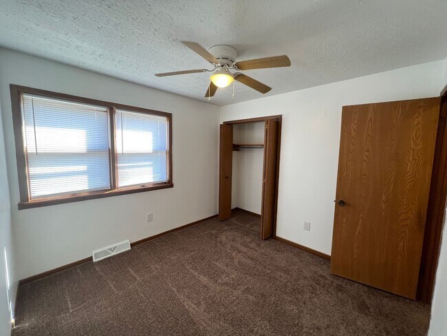 Building Photo - 110 Country Villa Ln