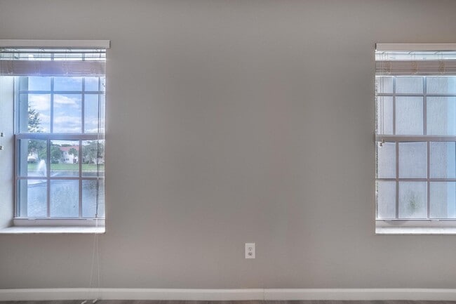 Building Photo - 4109 Macarthur Palm Trail