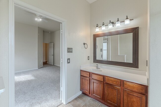 Building Photo - 6526 Bella Noche Dr