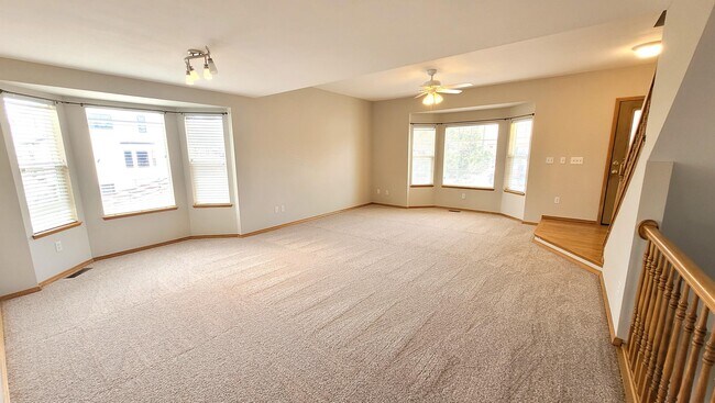 Building Photo - 15668 Dawson Creek Dr