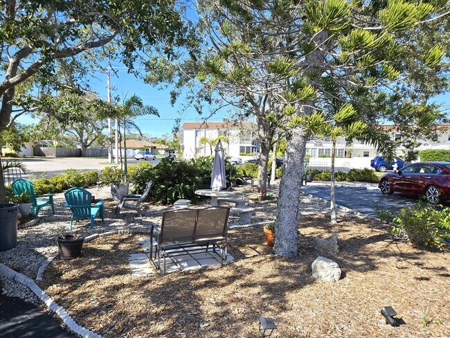 Building Photo - Annual 2nd Floor Condo For Rent located on...