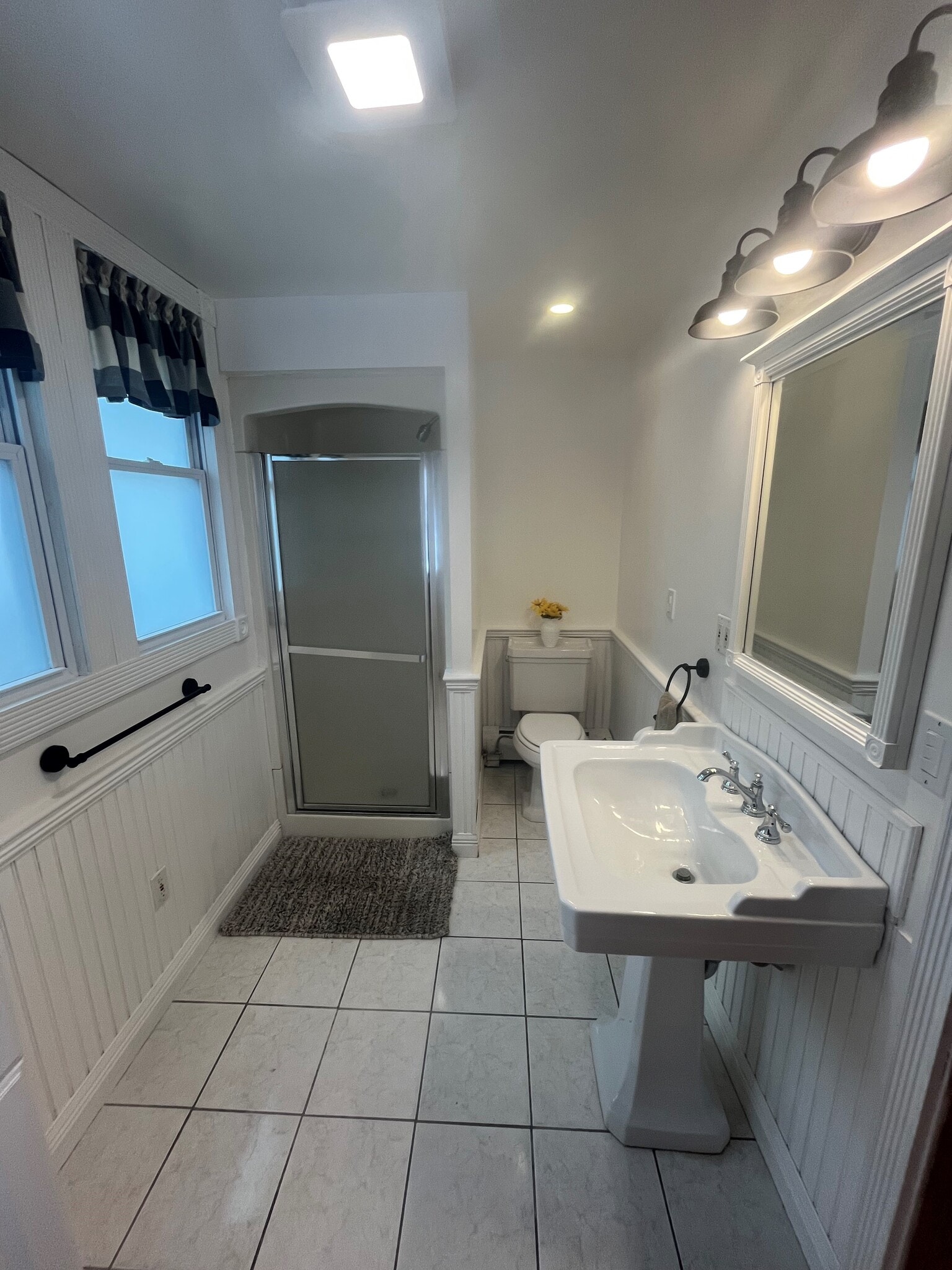 Building Photo - 14 Cherry St