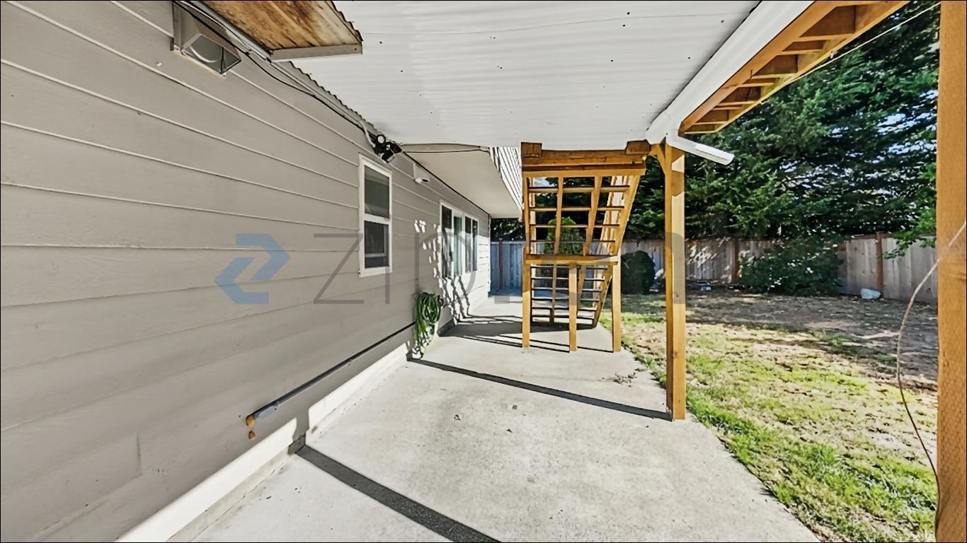 Building Photo - Unit