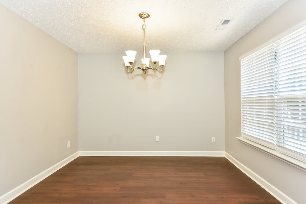Building Photo - 8032 Meadowview Ln