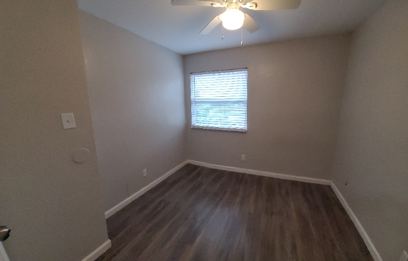 Building Photo - 730 Memorial Mews St