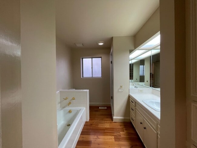 Building Photo - Gorgeous Mid-Century Modern Home Adjacent to BYU