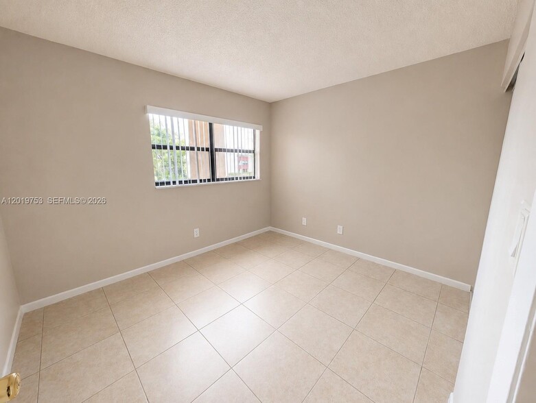 Building Photo - 3410 Foxcroft Rd