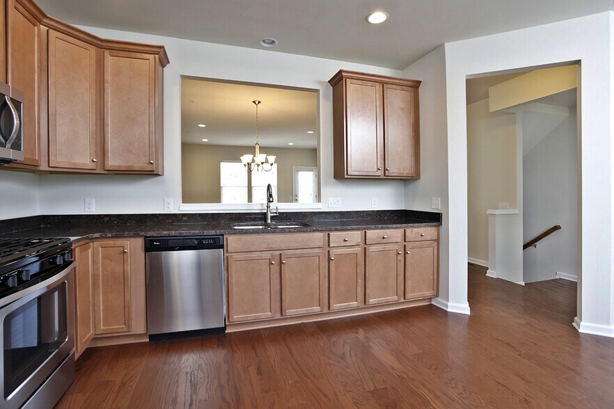 Upgraded Kitchen - 1720 Beacon Ln