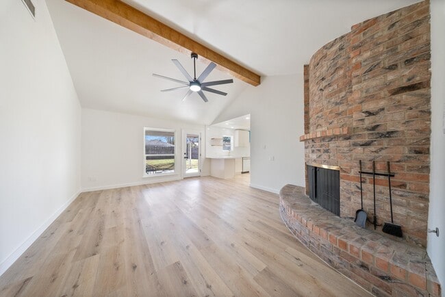 Building Photo - 9115 Tanager St