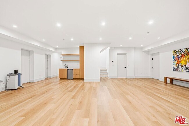 Building Photo - 9206 Monte Mar Dr