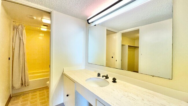 Building Photo - Available NOW - Highly Desired 2 BED 2 BAT...