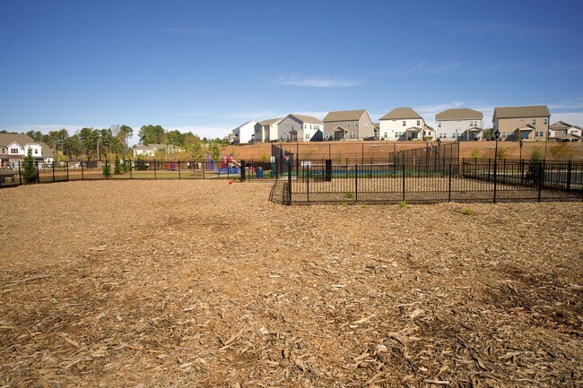 Building Photo - Spacious 2bd/2ba Ranch Style home with impressive club amenities located in Ellis Crossing