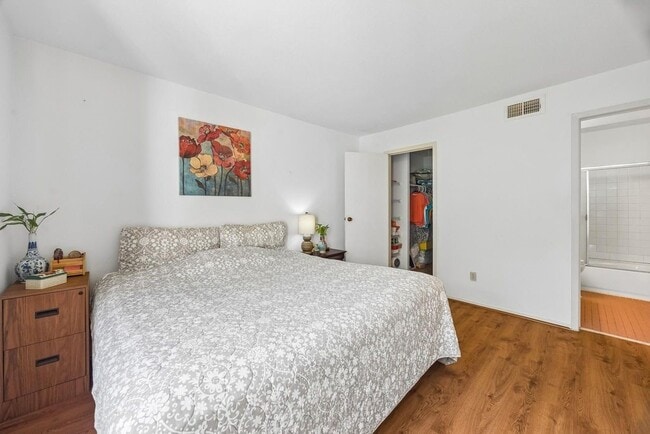 Building Photo - 6602 Harbor Town Dr
