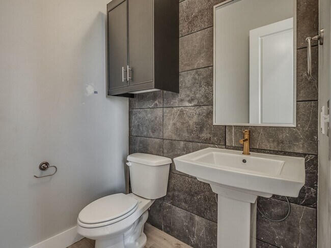 Building Photo - Beautiful New Construction Home in Edmond/...