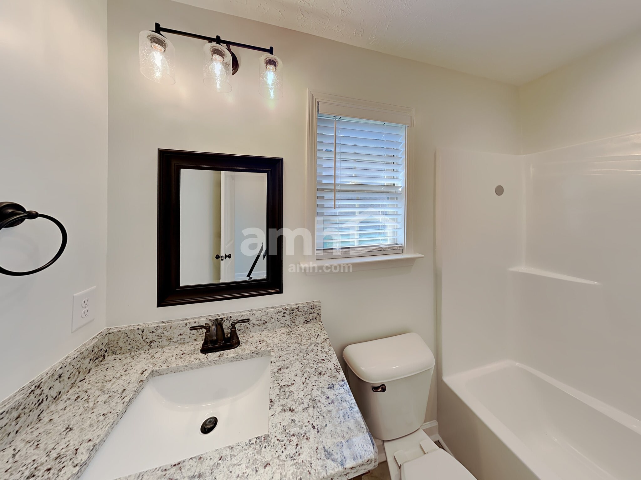 Building Photo - 2913 Dusenburg Dr