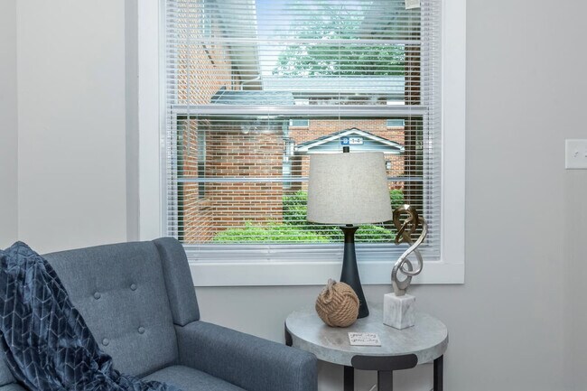 Building Photo - 3518 Roswell Rd NE