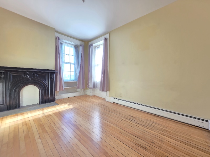 Building Photo - 128 Hammond St