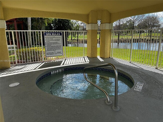 Building Photo - 12980 Vista Isles Dr