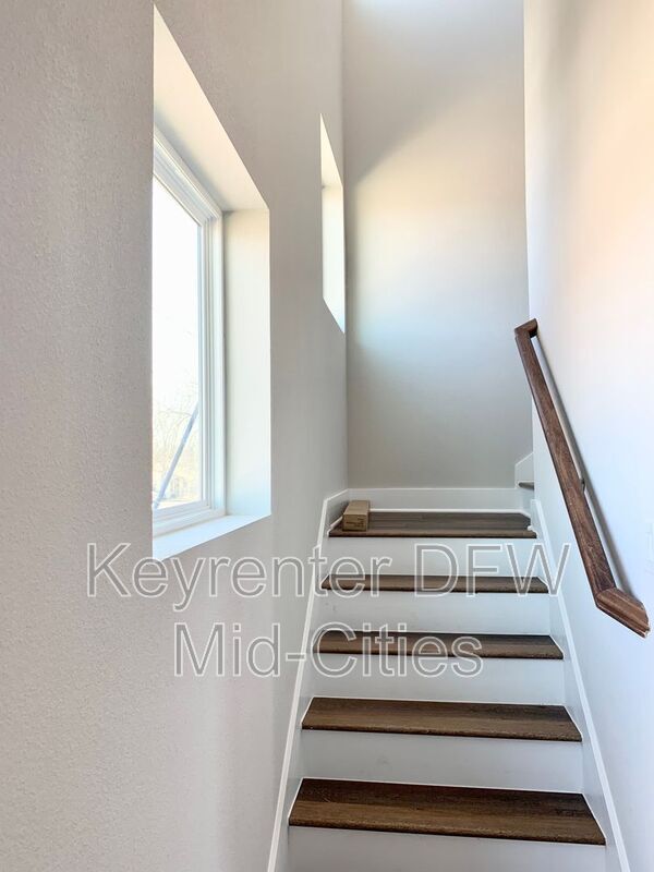 Building Photo - 1431 Pearson St