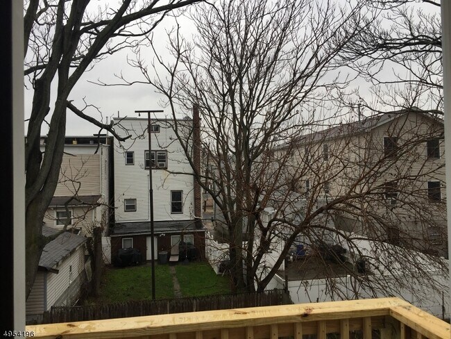 Building Photo - 40 Greenville Ave