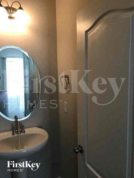 Building Photo - 10729 Sapphire Trail